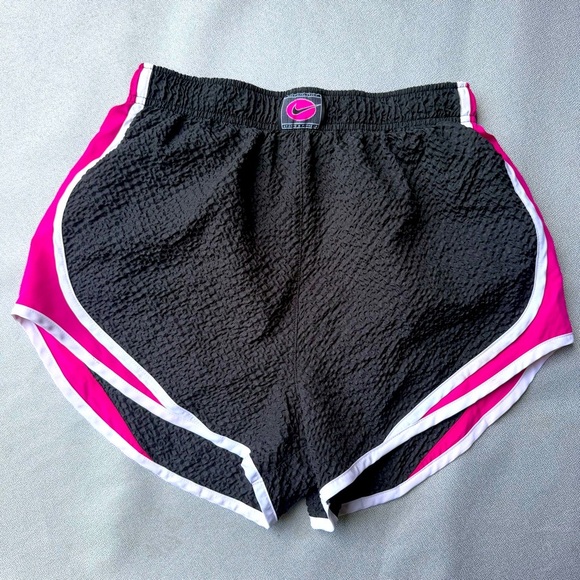 Nike Women’s Tempo Icon Clash Textured Short Running Shorts Black & Pink M - Picture 1 of 5